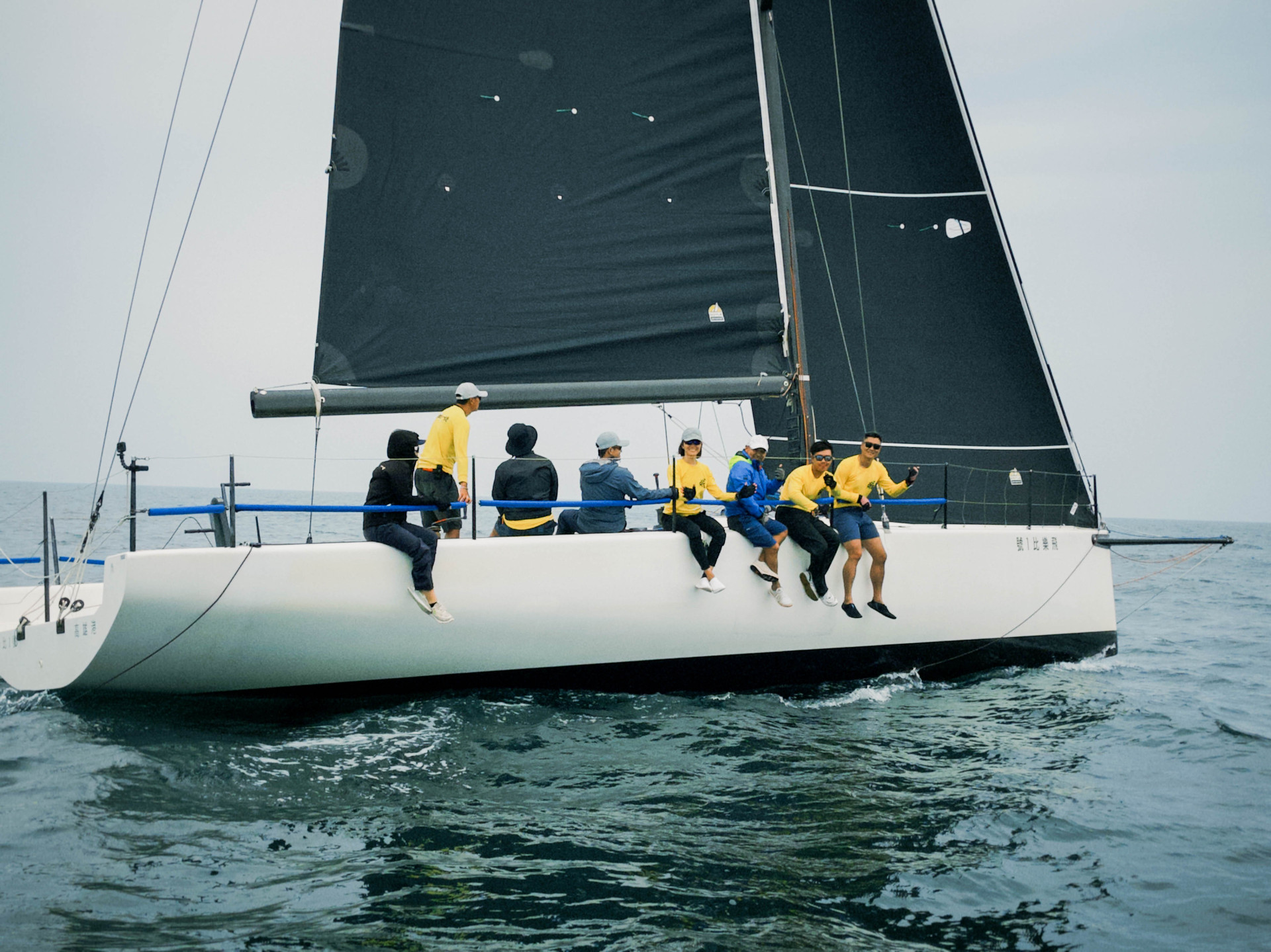 【航行紀錄】安平海面熱血開飆!「漢斯盃#3」集結12隊海上競速 迎風拚戰術